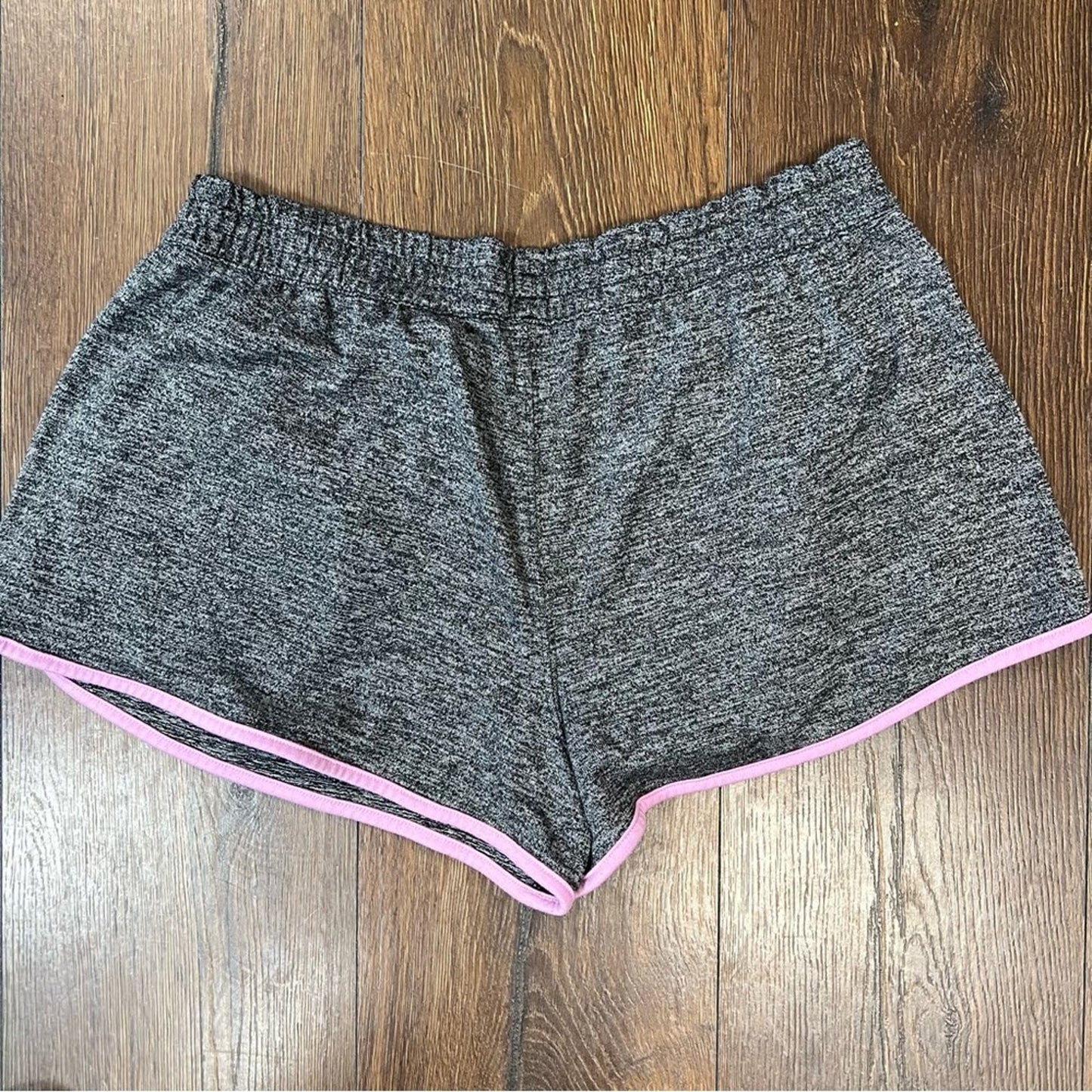 Under Armour athletic shorts SZ LG