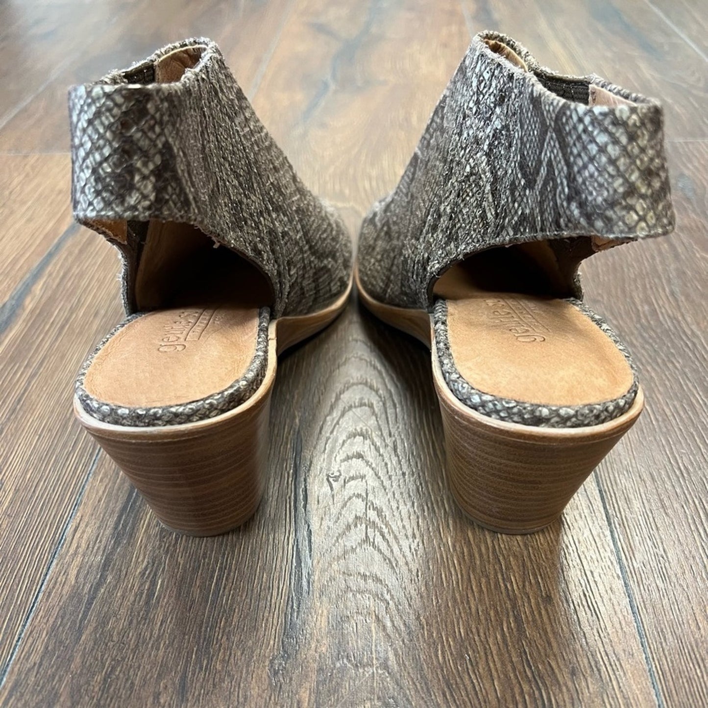 Gentle souls signature by Kenneth Cole sling back bootie SZ 7