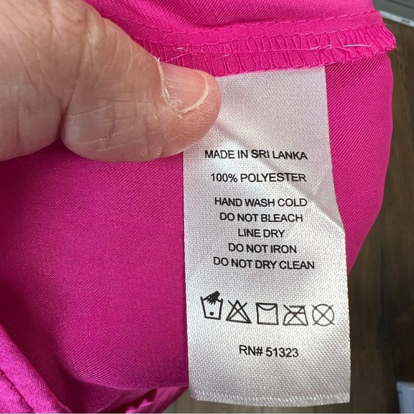 🆕 Vince Camuto, pink satin long sleeve blouse SZ MED