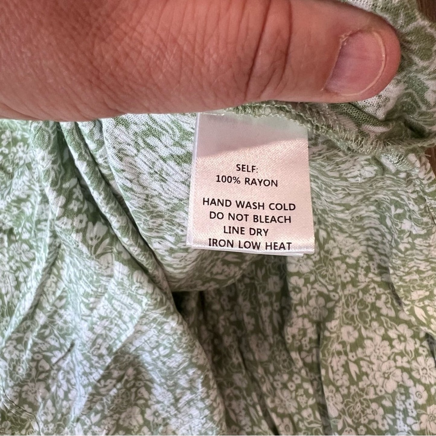 🆕 faded Floral, Boutique Promesa green floral maxi dress SZ LG
