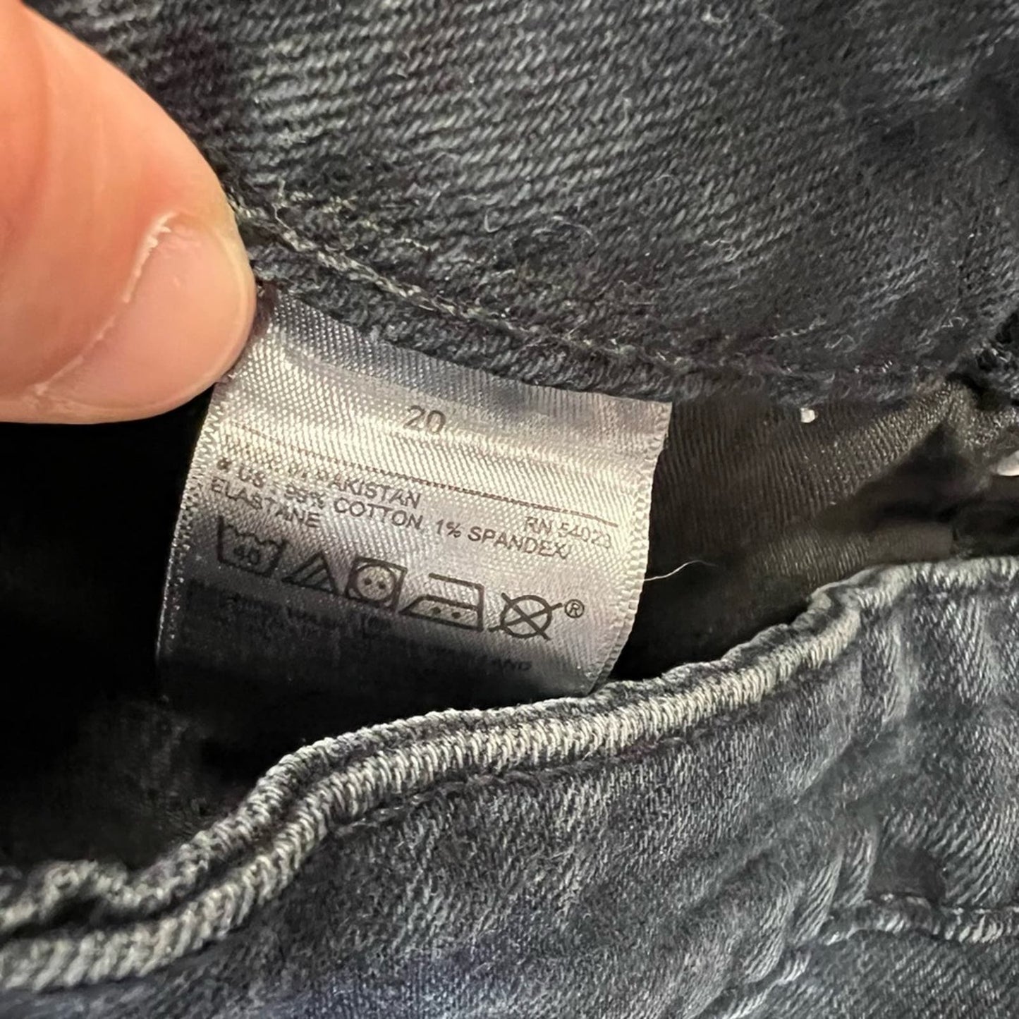 Old Navy black denim short SZ 20