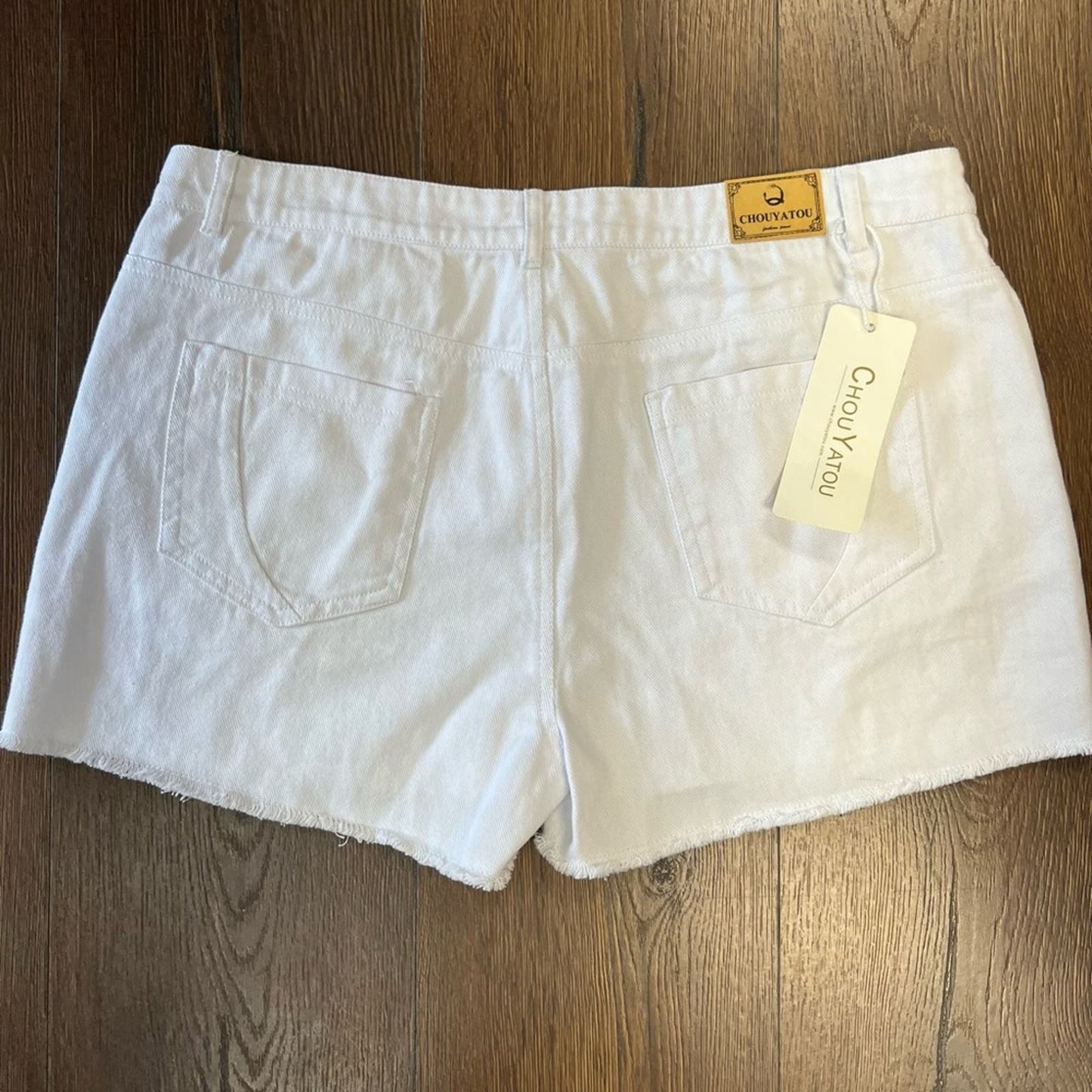 🆕 Chouyatou white denim distressed shorts SZ LG