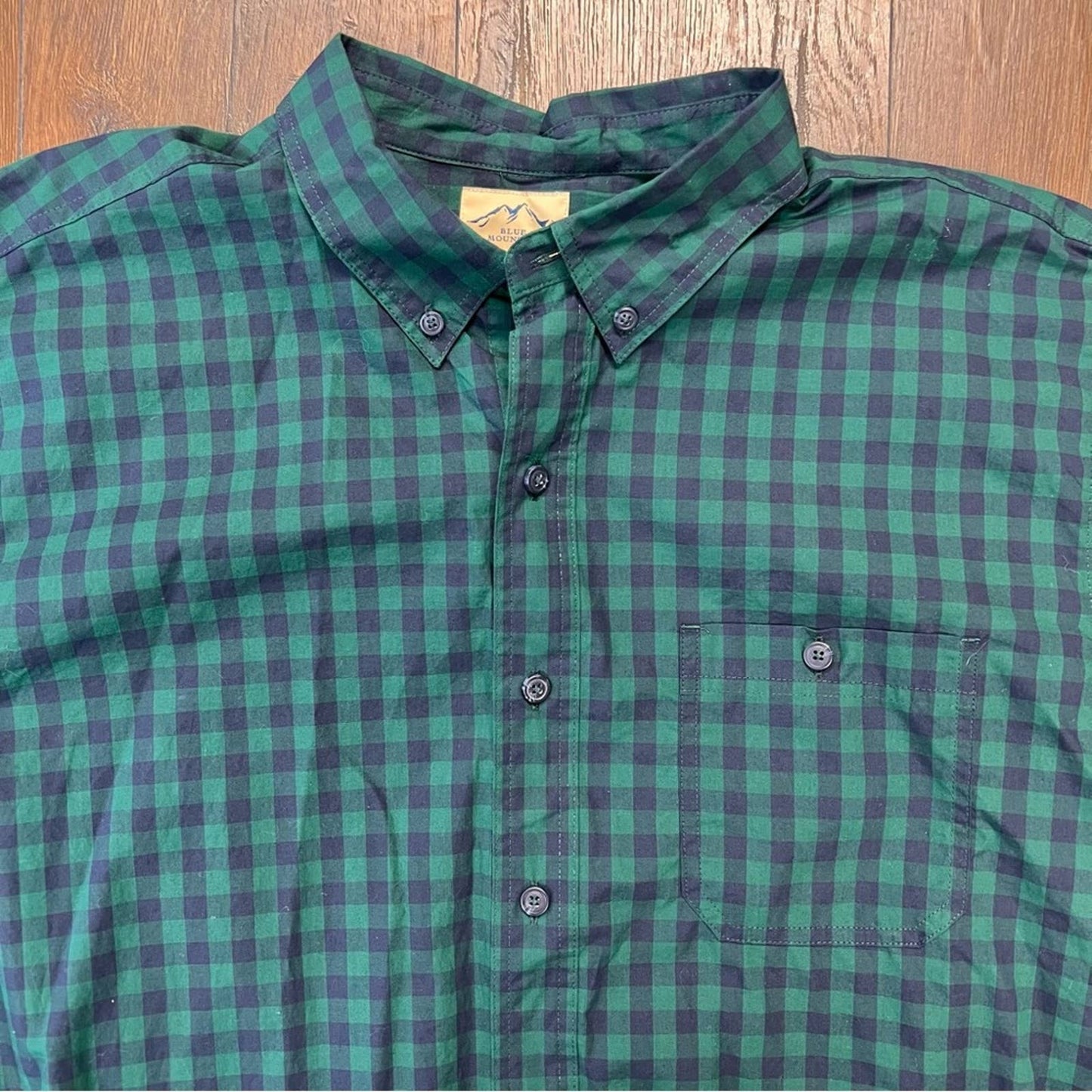 Men’s Blue mountain checkered button down SZ XL