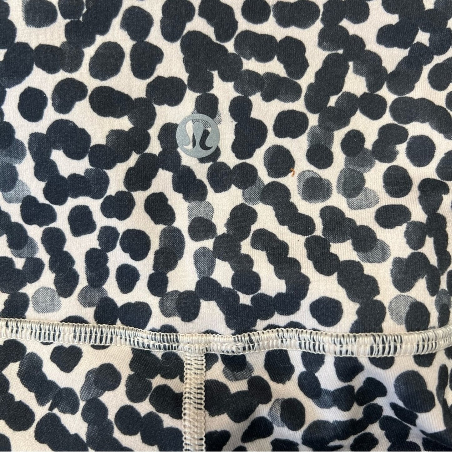 Lululemon High Times Pant *Wrap Mesh
Ace Spot Grain Black / Black SZ 6