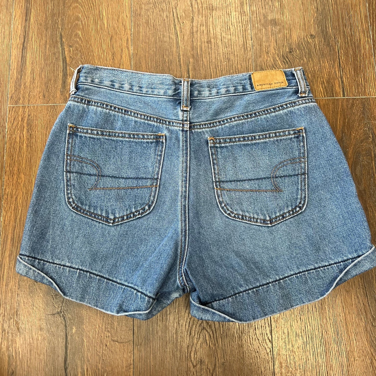 American eagle mom shorts SZ 4