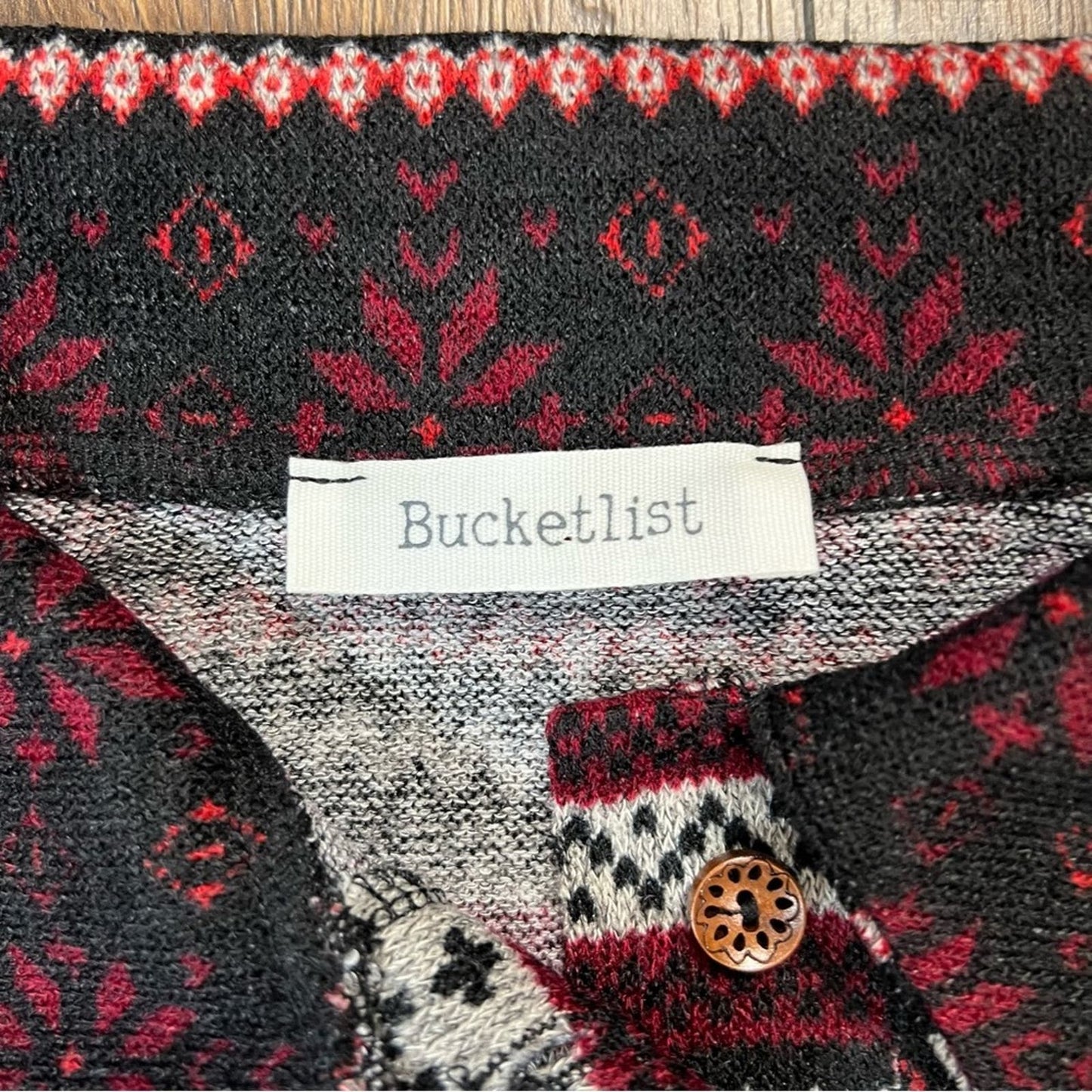 Bucketlist black and burgandy button up shacket SZ MED
