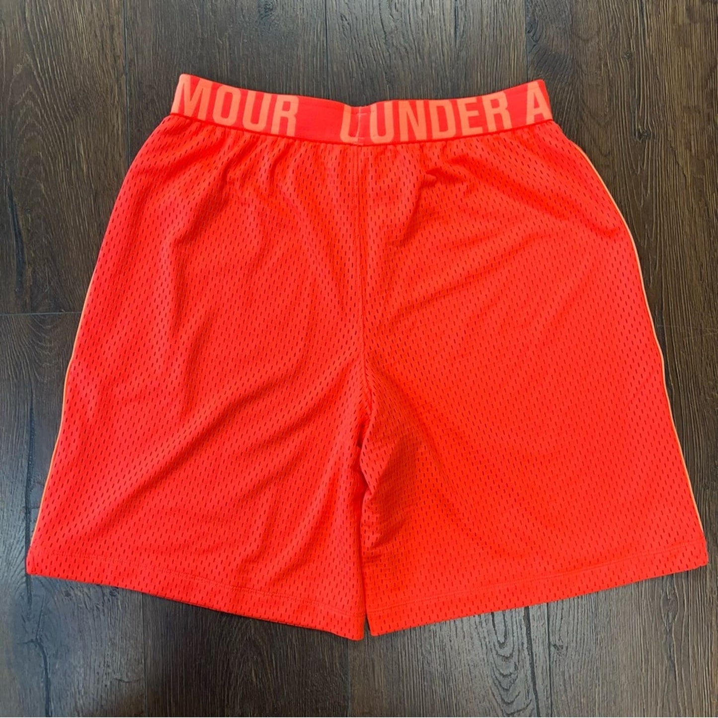 Under Armour loose fit basketball shorts SZ SM