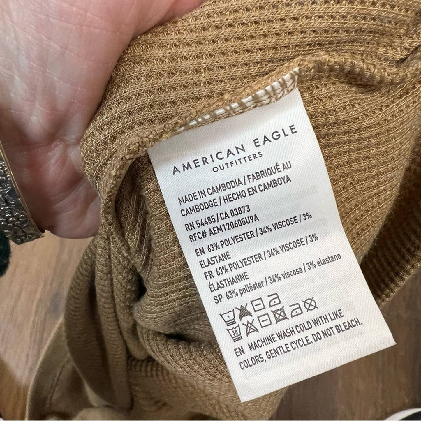American Eagle Long-Sleeve Cropped Hey Baby Mock Neck Tee SZ LG