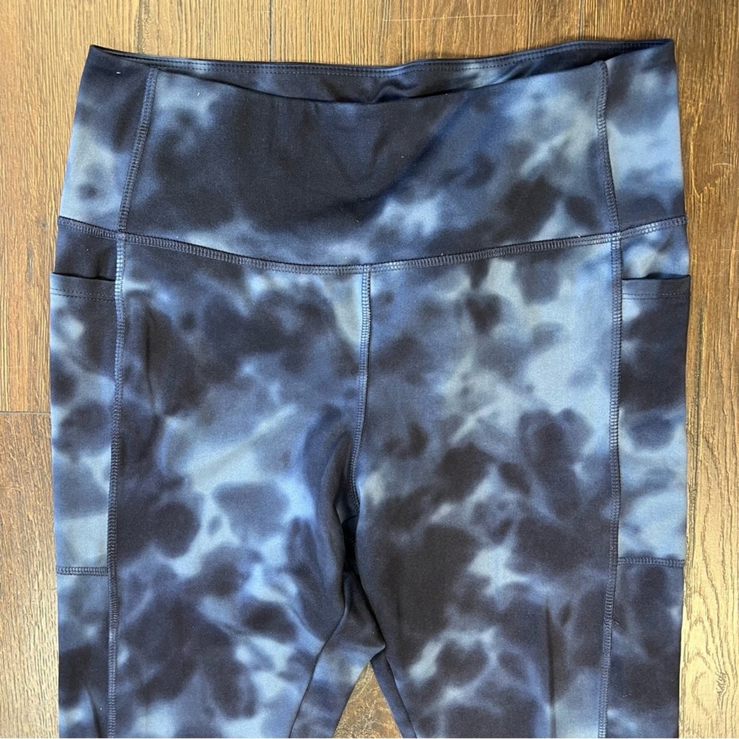 Danskin blue tie-dye leggings SZ LG