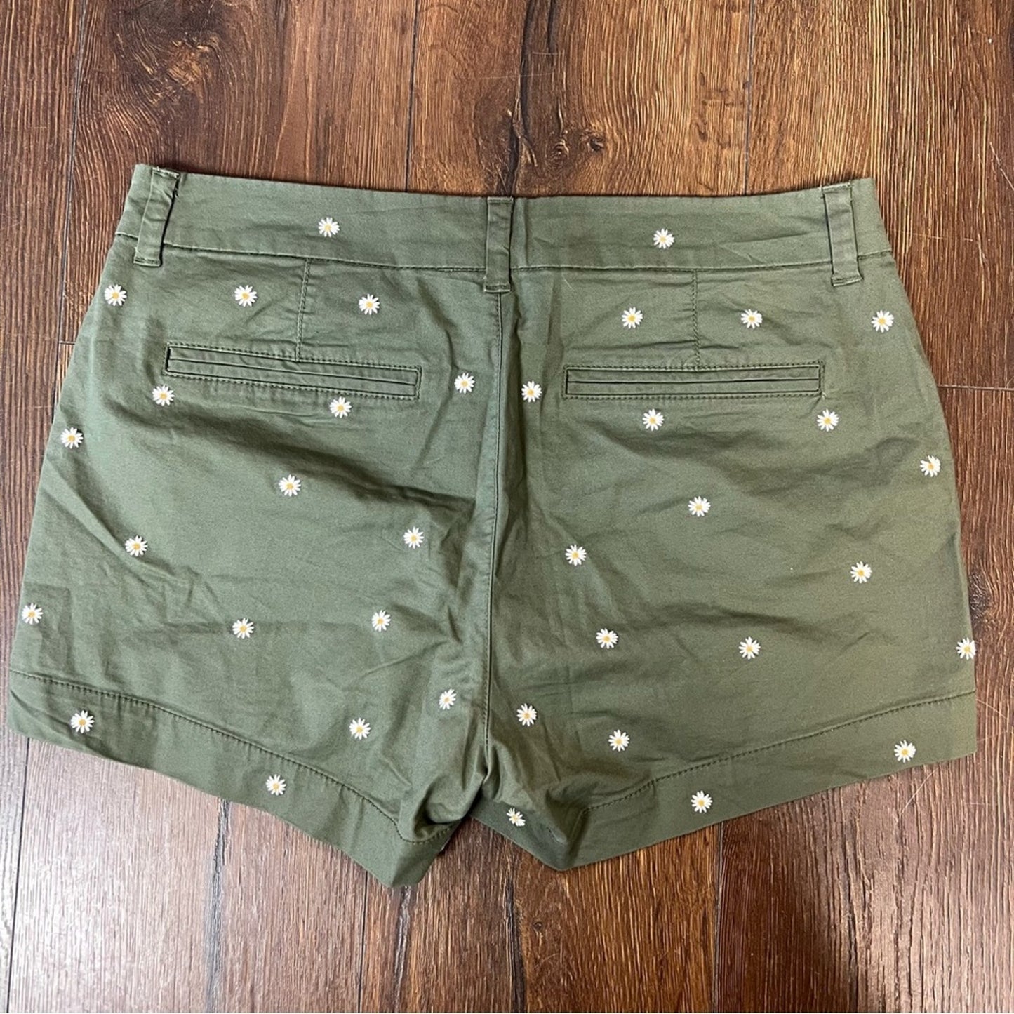 Old Navy midrise every day shorts SZ 8
