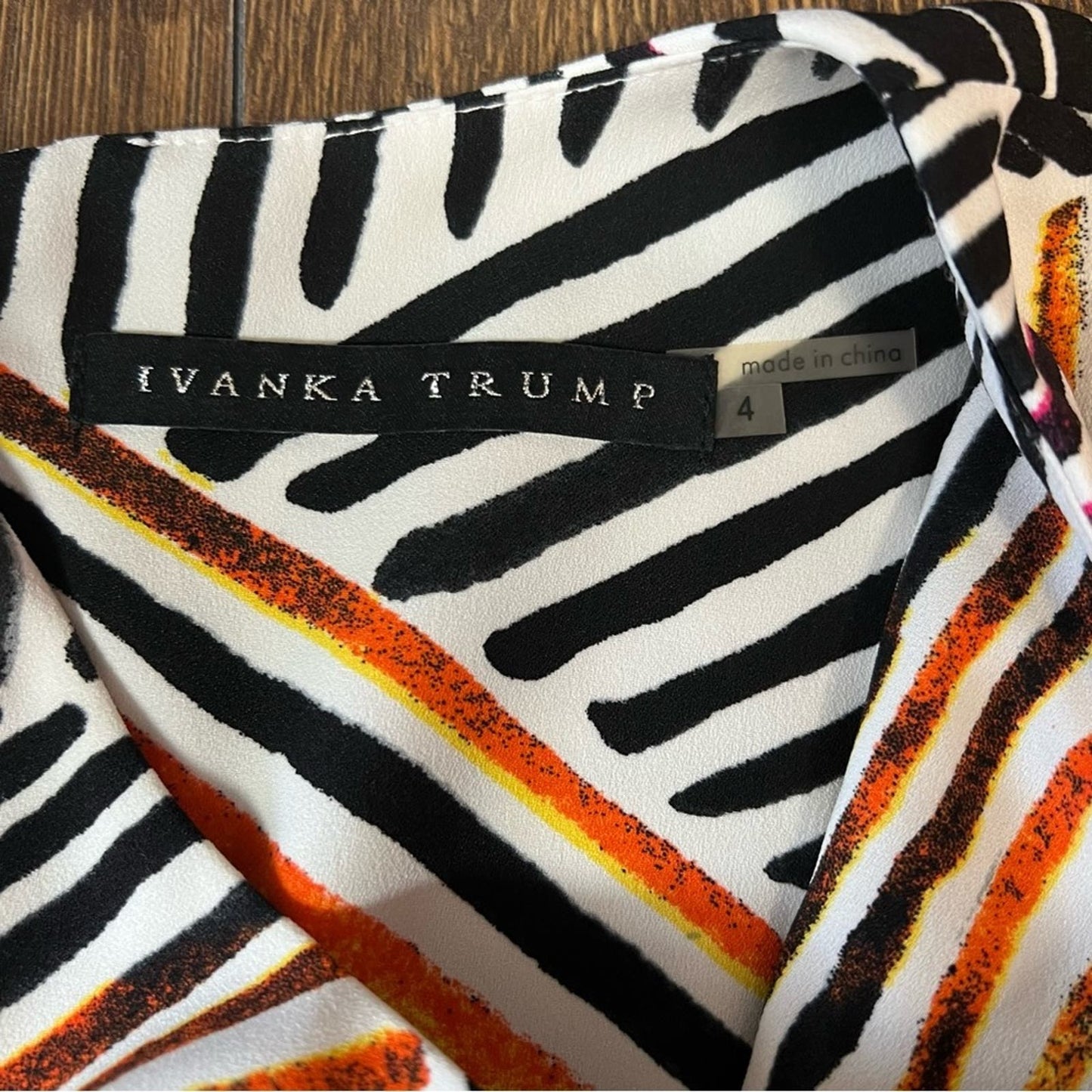 Ivanka Trump abstract sleeveless dress SZ 4