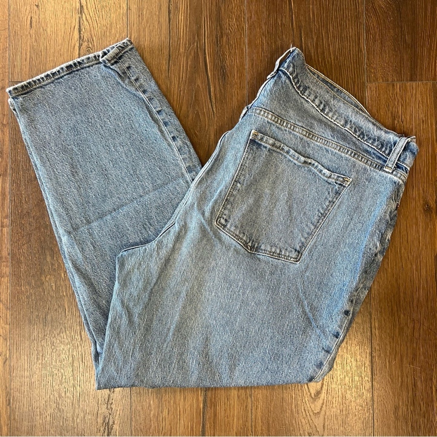 Old Navy high-rise slouchy straight SZ 20