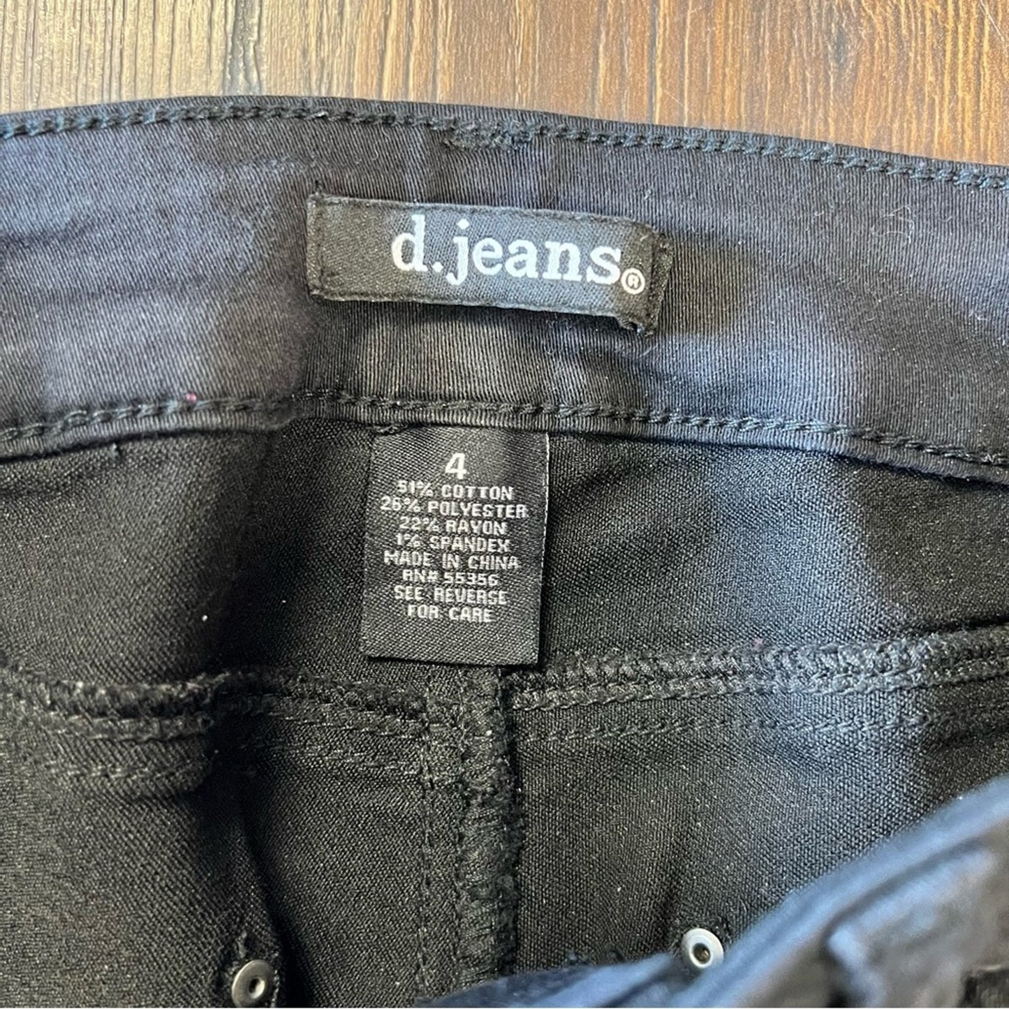 D. Jeans, black skinny pants SZ 4