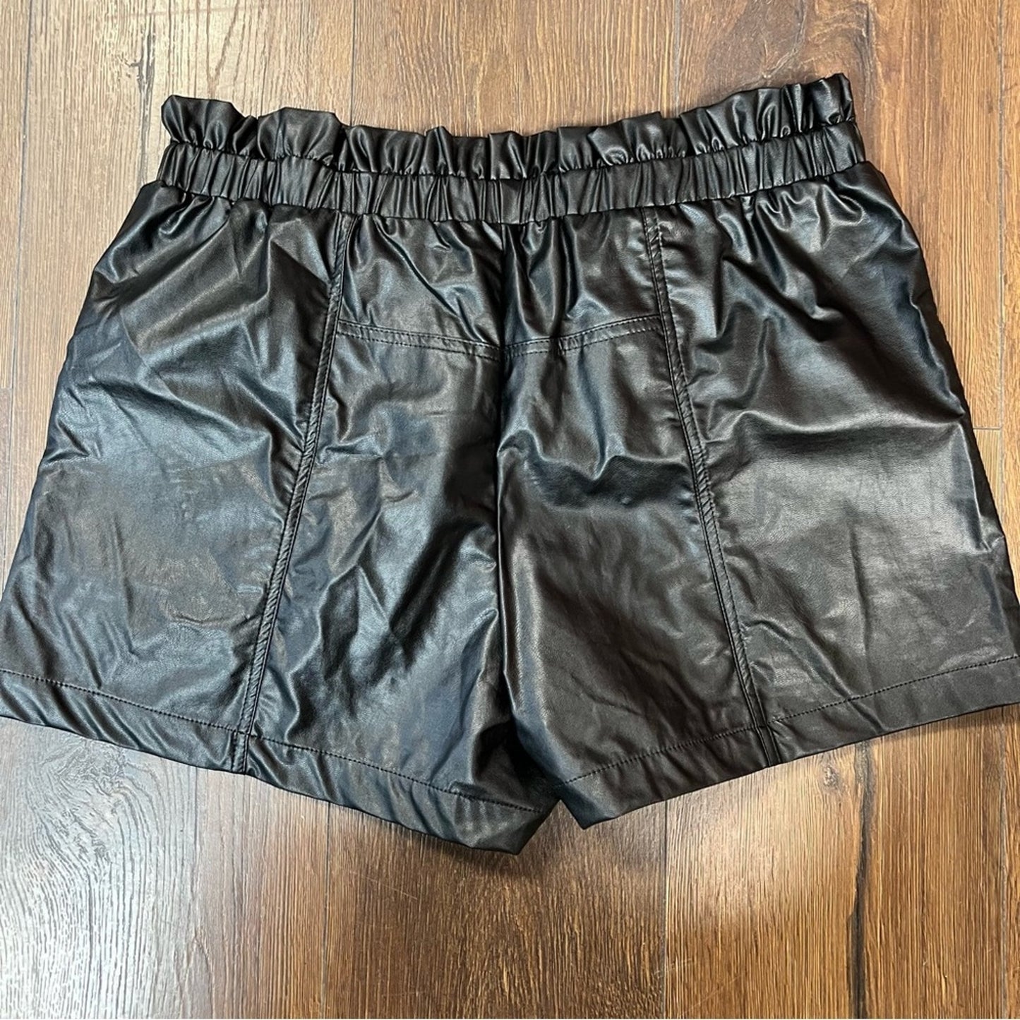 Cozy Co. by cozy casual date night downtown shorts SZ XL