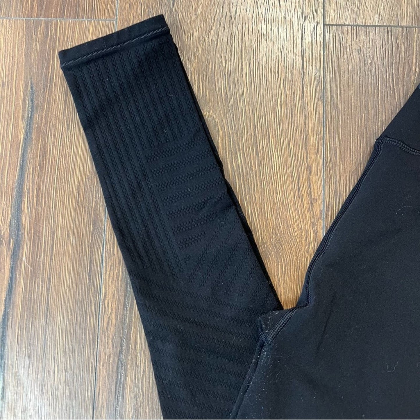 Lululemon Reveal Tight *Mesh Stripes SZ 8