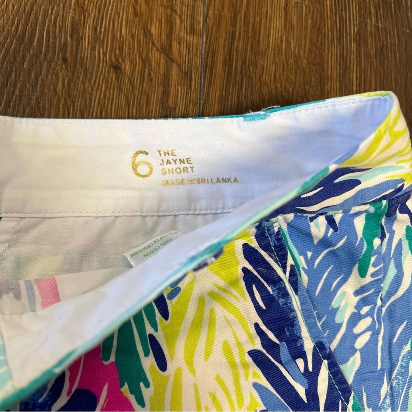 Lilly Pulitzer The Jayne Short in Light as a Feather SZ 6