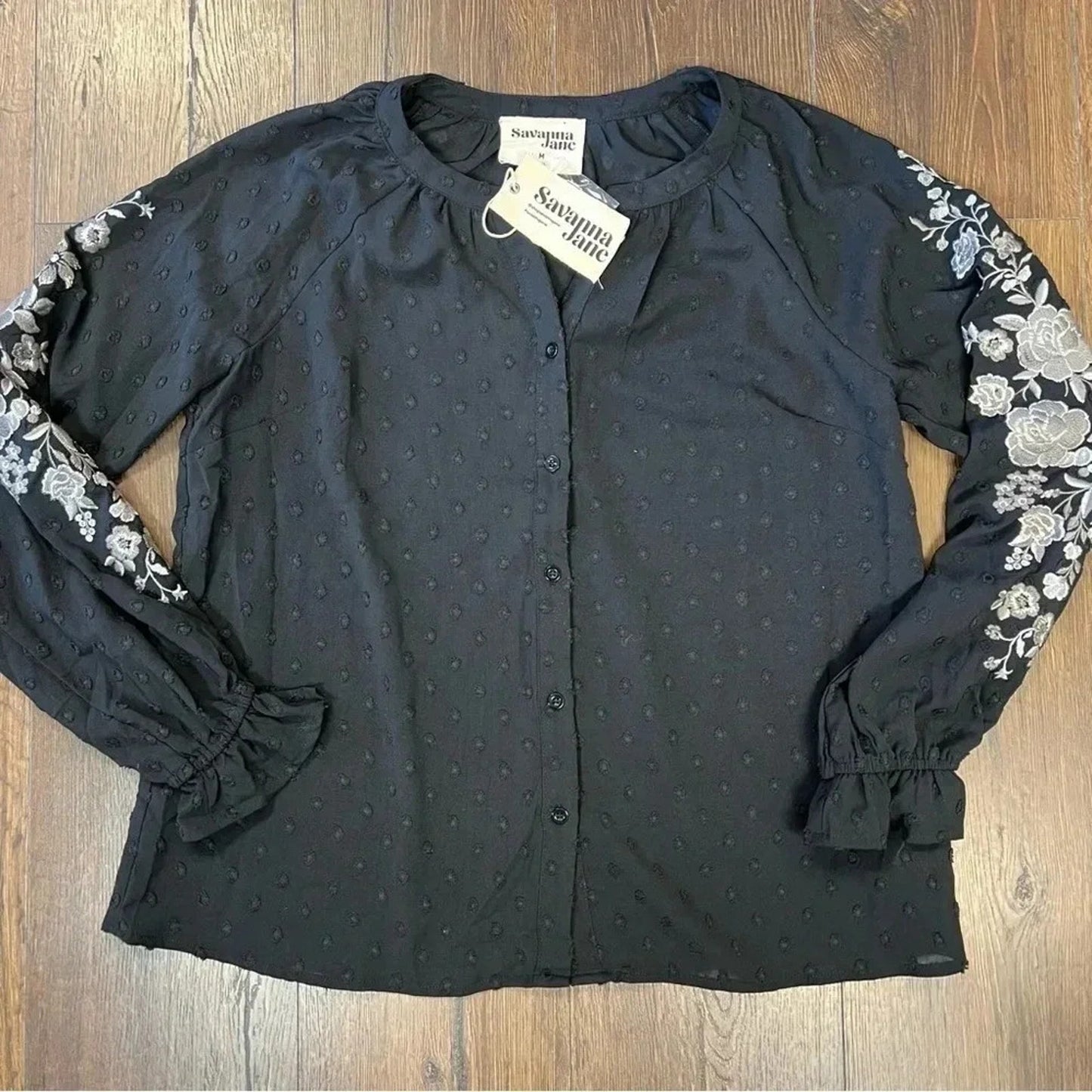 🆕 Savannah Jane black embroidered sleeve blouse SZ SM