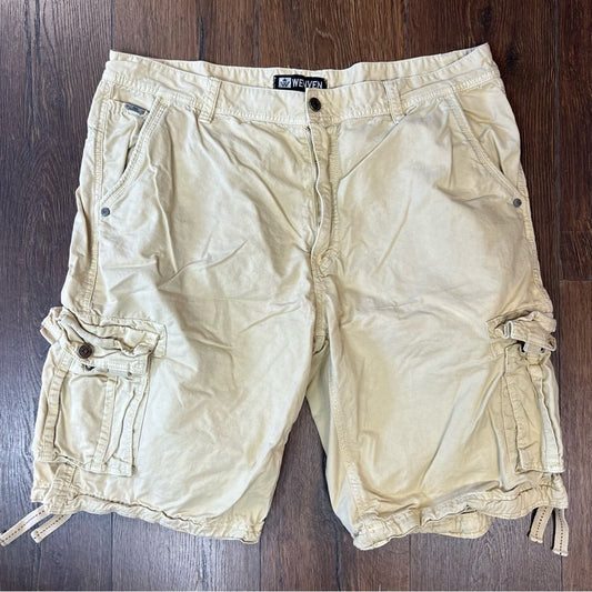 Men’s Wenven khaki cargo shorts SZ 40