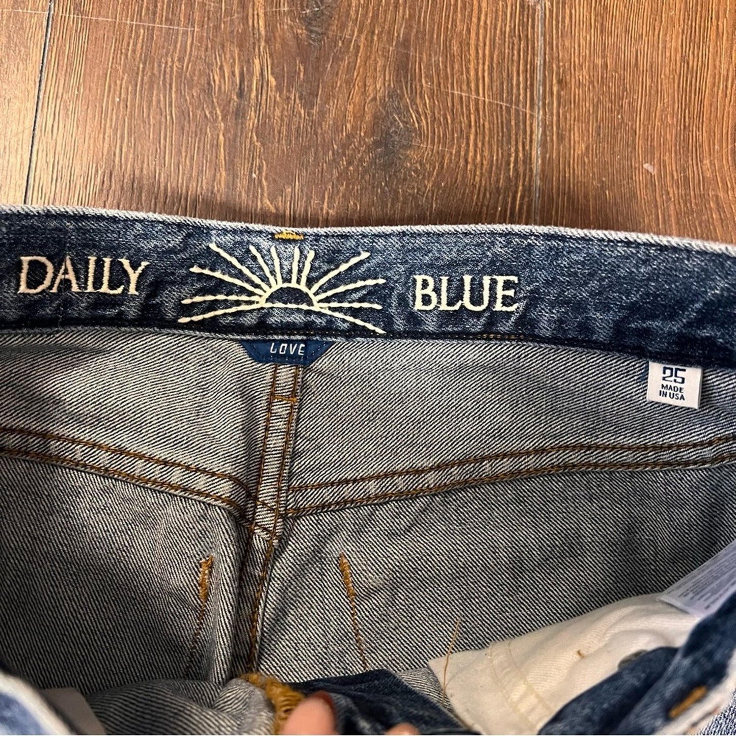 NEW Daily Blue Love Pleated Straight Leg Blue Denim Jeans R SZ 25