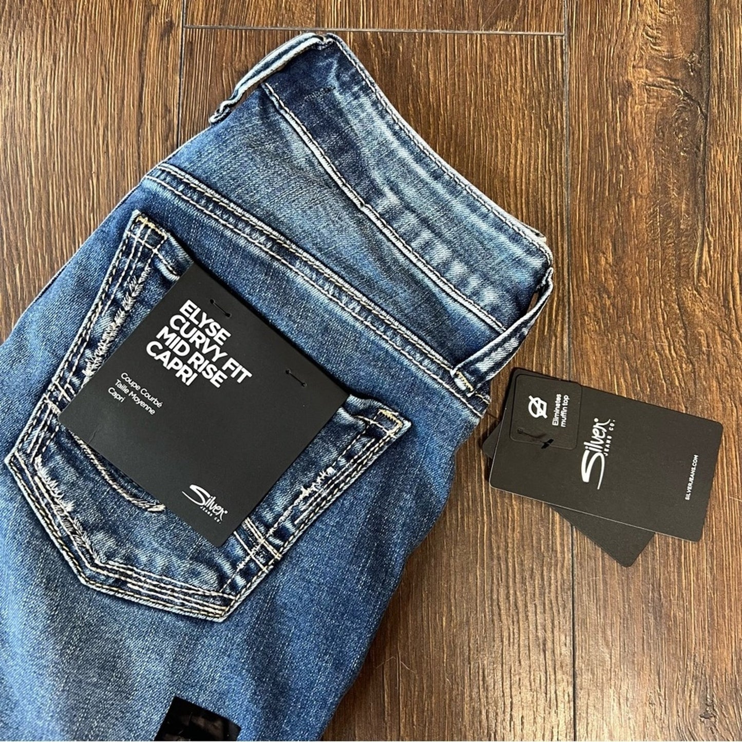 🆕 Silver Jean Elyse Mid Rise Capri SZ 24/00
