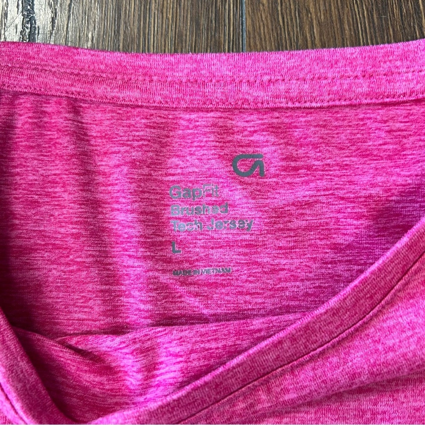 GAPFIT pink brushed tech tee SZ LG