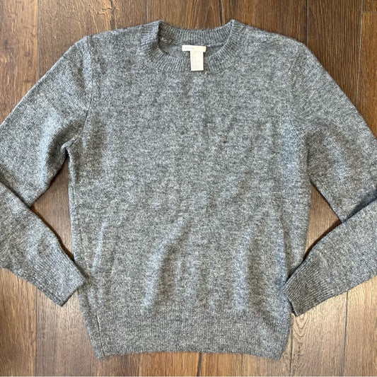 Basic H&M gray crewneck sweater SZ SM