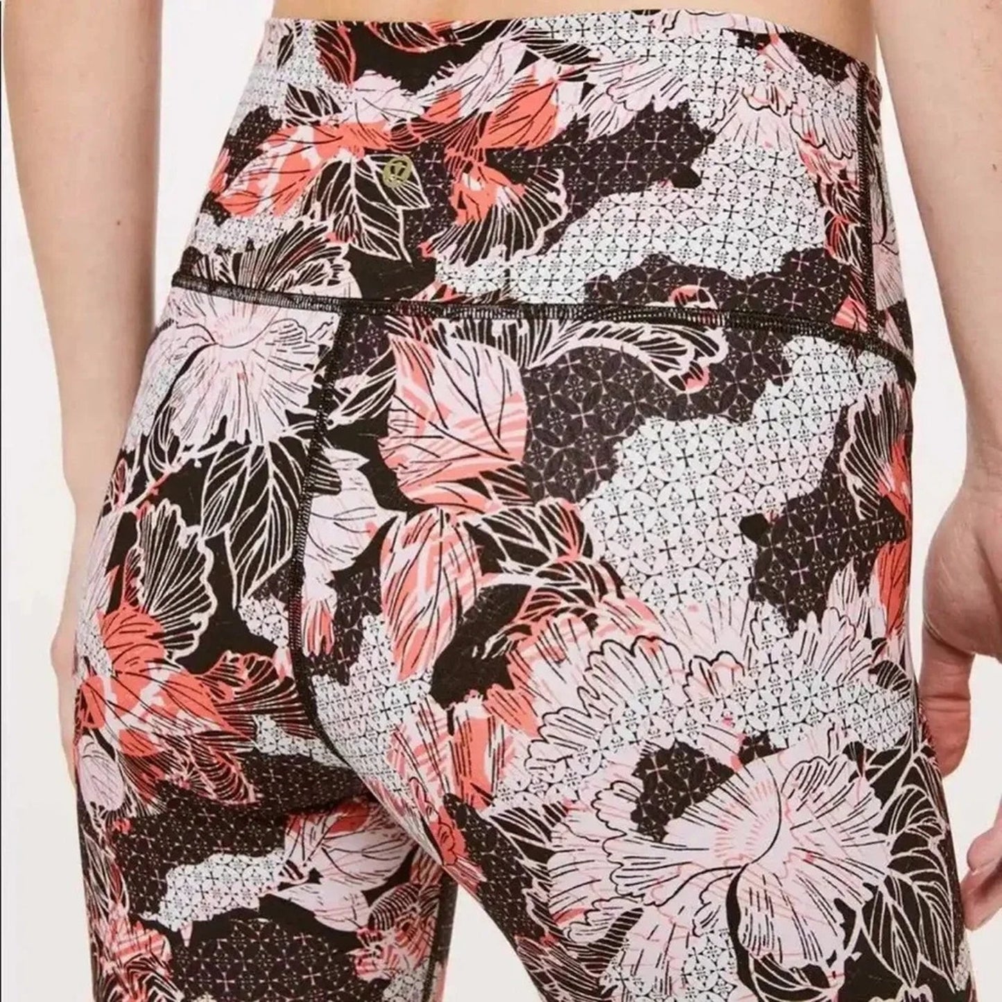 Lululemon Wunder Under Luxe‎ Lunar Spring Floral SZ 8