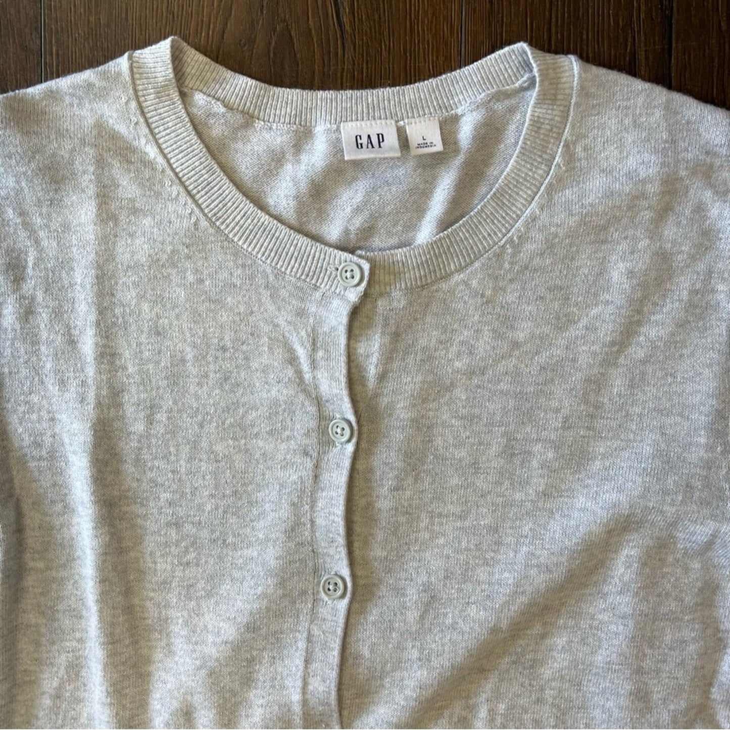 Gap knit, crewneck lightweight cardigan SZ LG