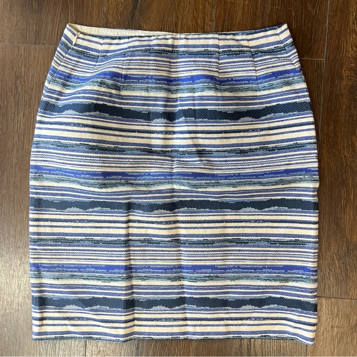 J. McLaughlin Blue & White Striped Searsucker A-Line Side Zip Skirt SZ 6