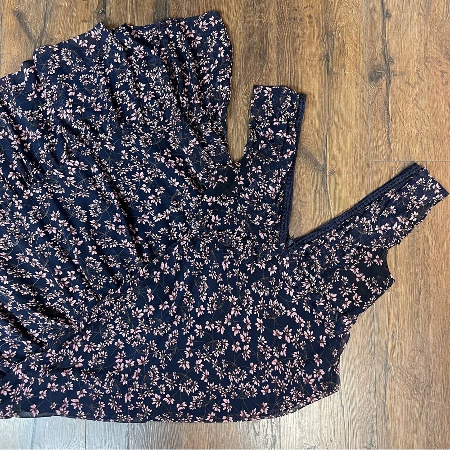 Lulu’s darling daydream navy blue floral print ruffled maxi dress SZ MED