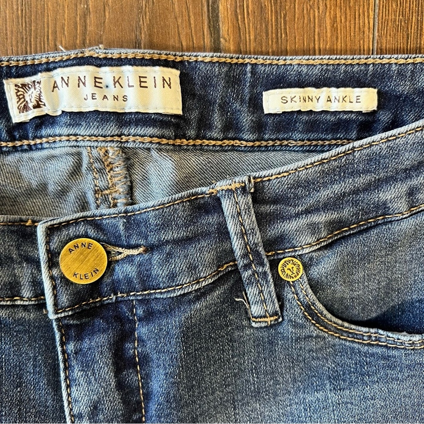 Anne Klein skinny ankle jeans with raw hem SZ 4