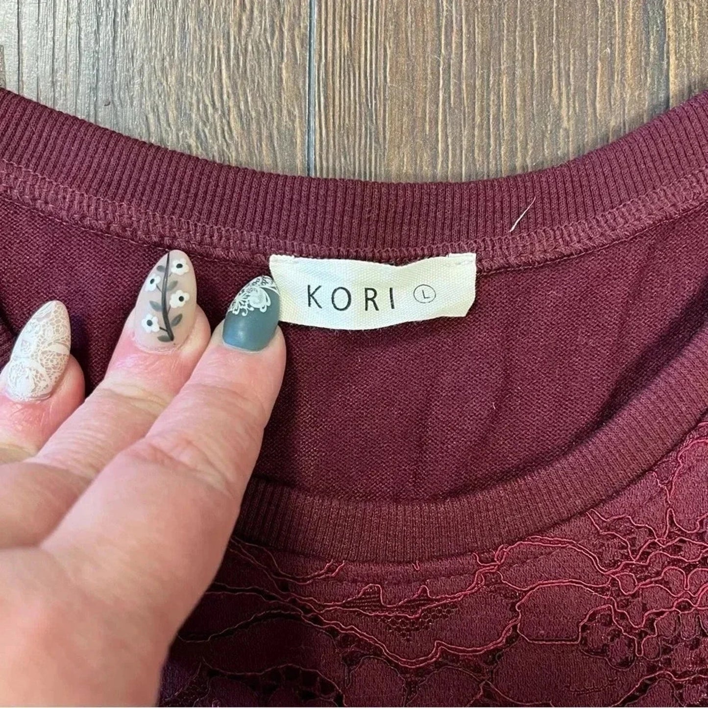KORI burgundy lace cropped top SZ LG