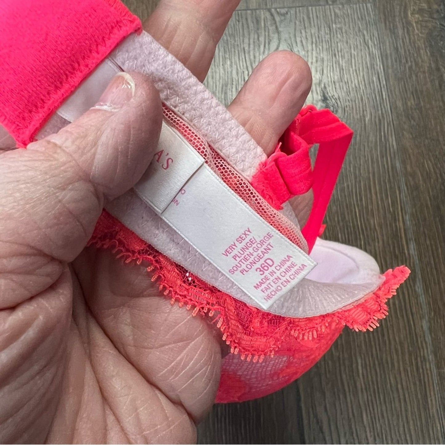 Victoria Secret Bra SZ 36D