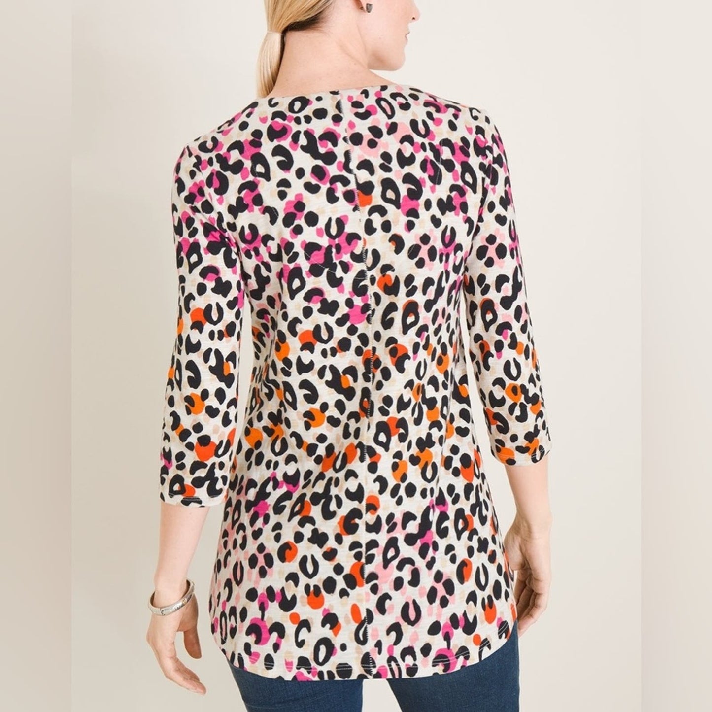 Chicos Cheetah-Print V-Neck Tee SZ 0/SM
