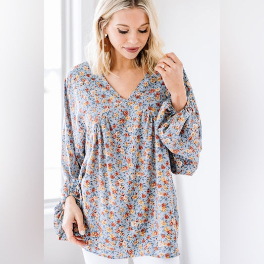 HAYDEN Keep you in my heart, Dusty blue ditzy floral top SZ MED