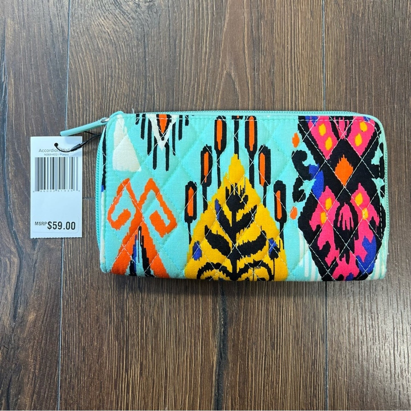 🆕 Vera Bradley accordion wallet in Pueblo