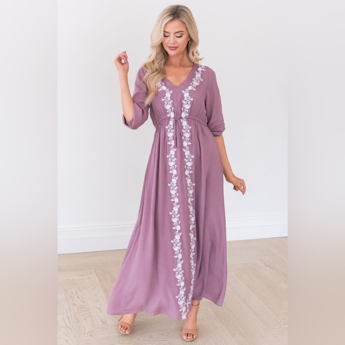 Polygram “The Rylan” modest embroidered maxi dress SZ MED