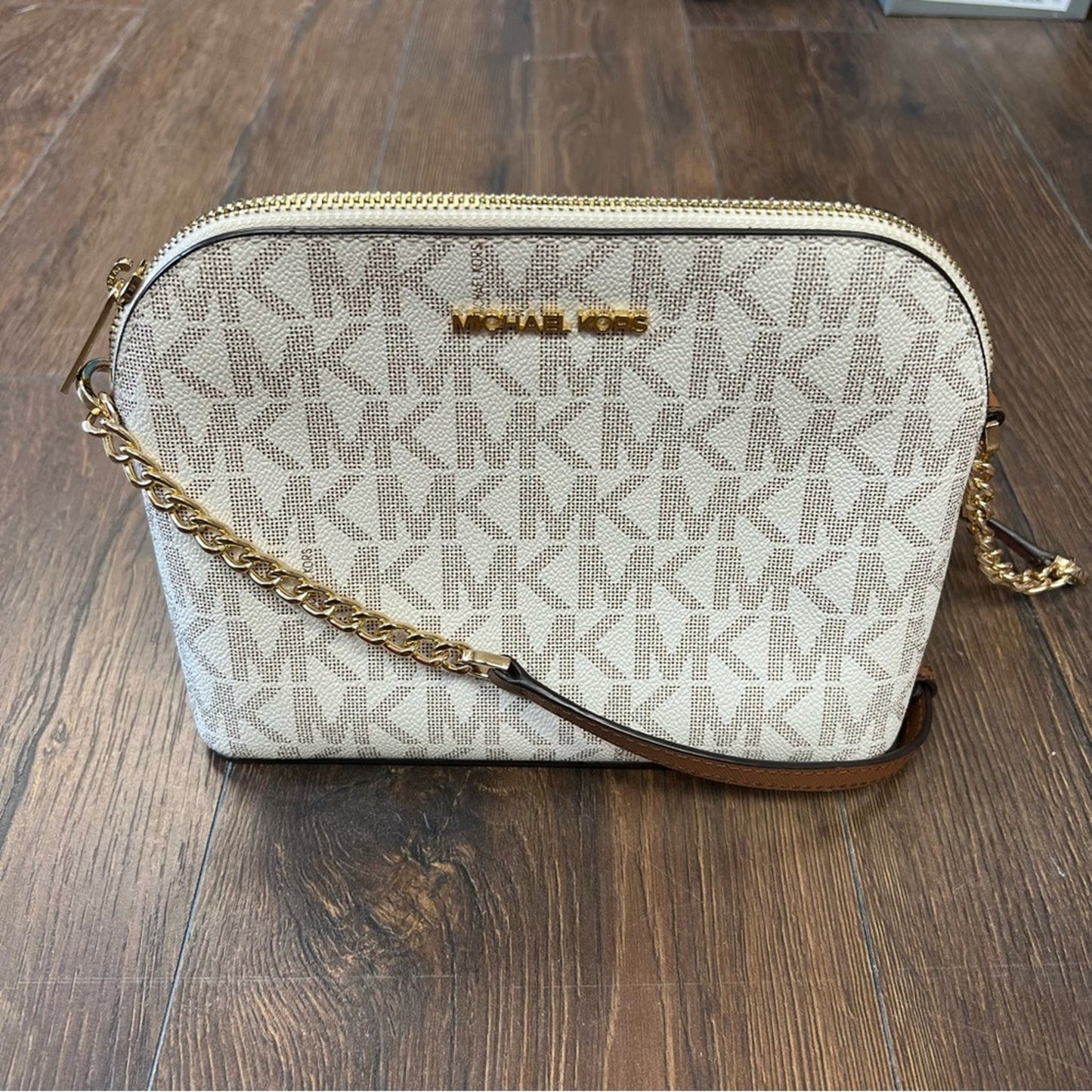 Michael Kors jet set dome crossbody