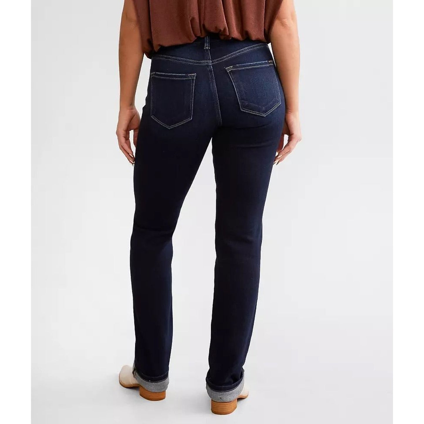 NWT KanCan Exclusive Kurvy Mid-Rise Straight Jean SZ 26/2