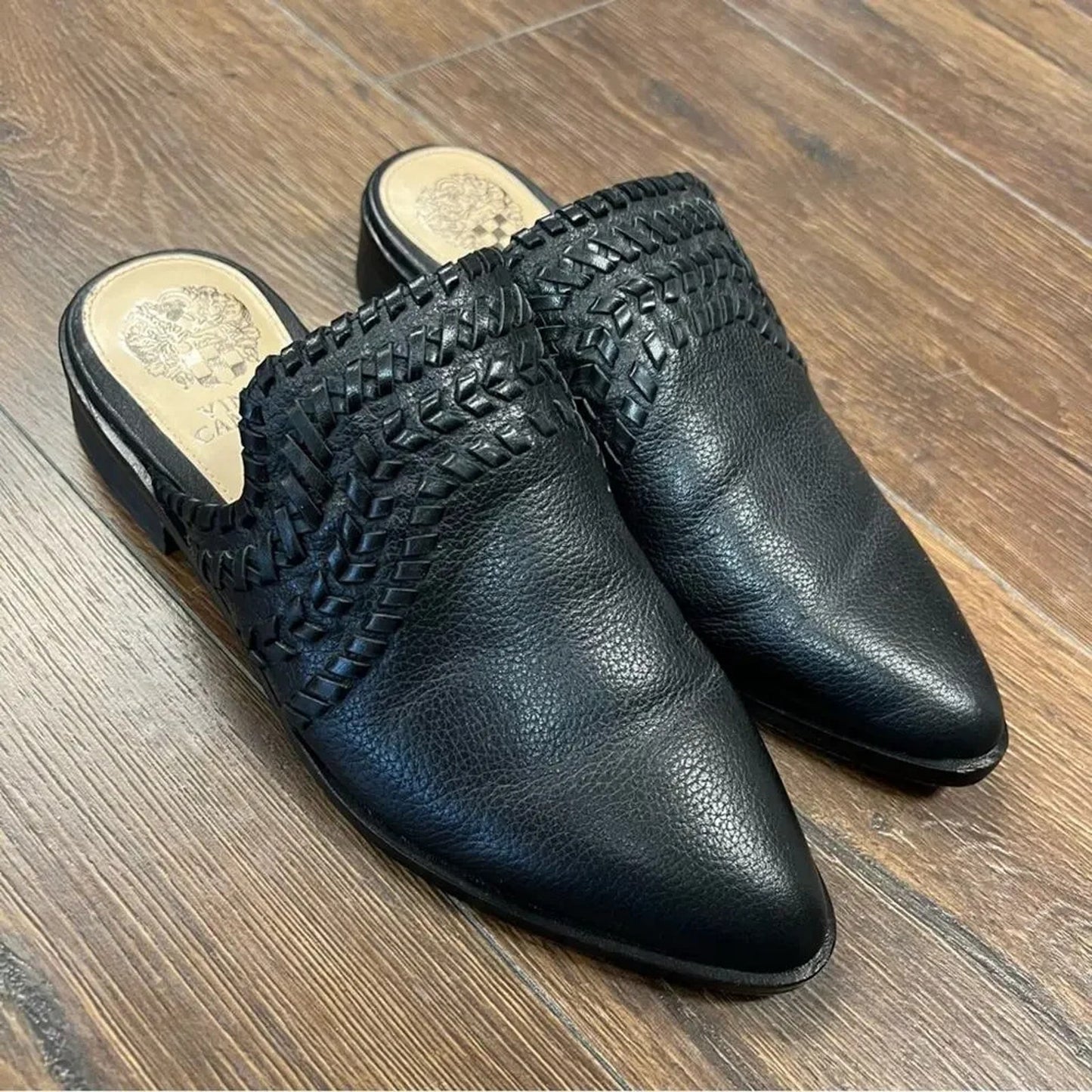 🆕 Vince Camuto some casual black leather mules SZ 6