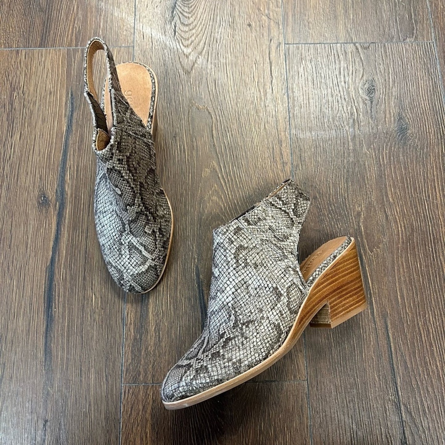 Gentle souls signature by Kenneth Cole sling back bootie SZ 7