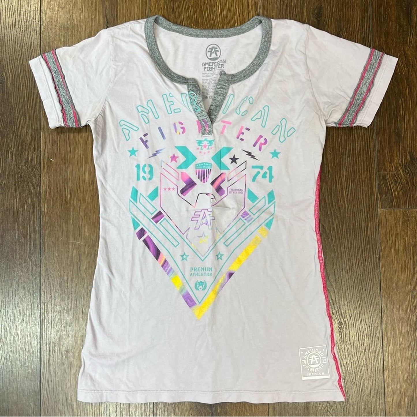 AMERICAN FIGHTER Light Purple Callaway T-Shirt SZ MED