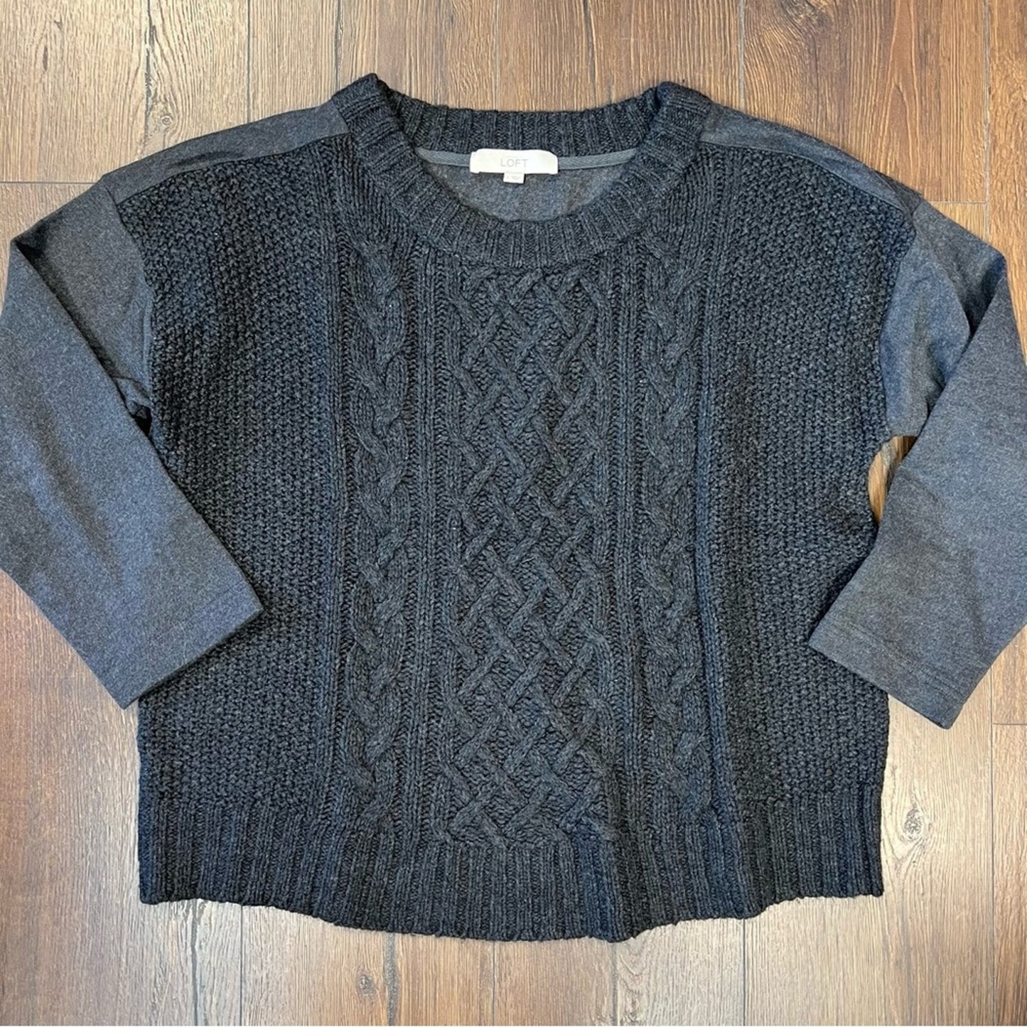 LOFT gray cable knit sweater SZ LG