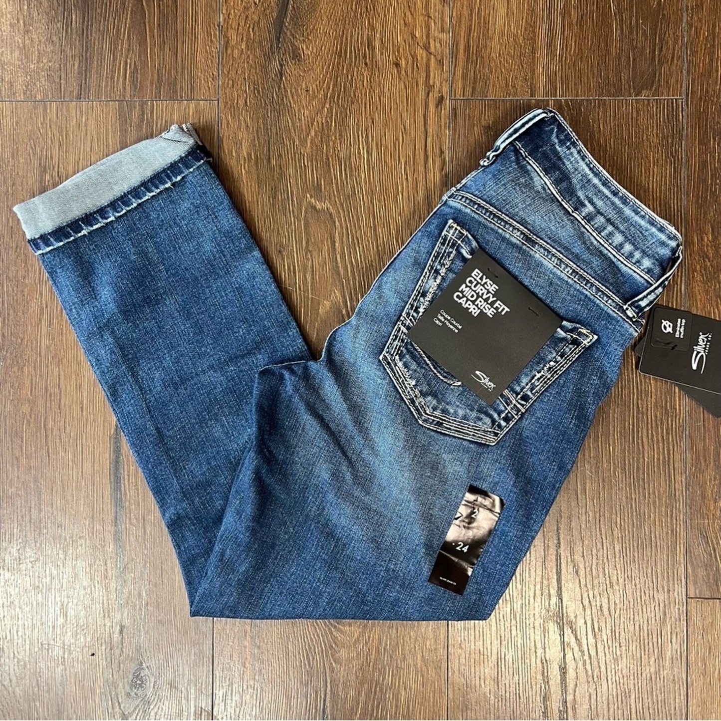 🆕 Silver Jean Elyse Mid Rise Capri SZ 24/00