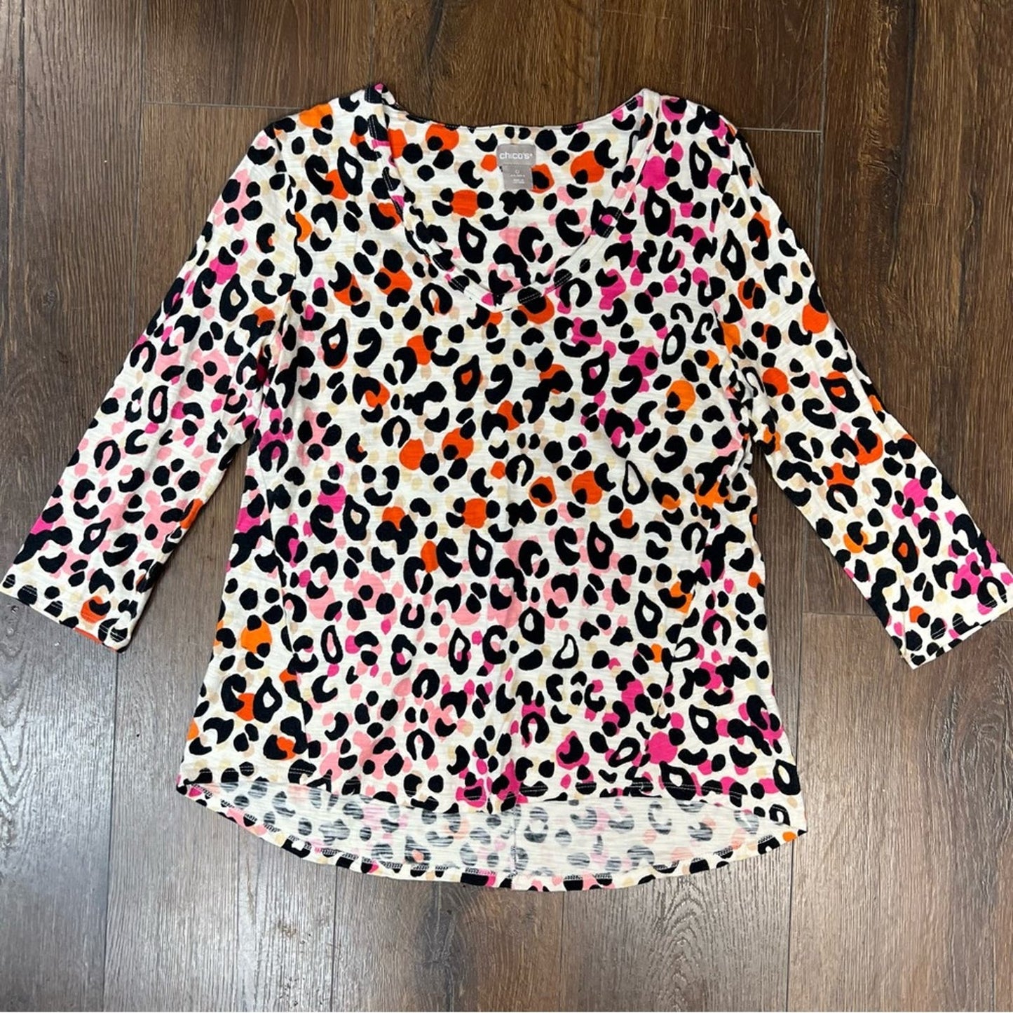 Chicos Cheetah-Print V-Neck Tee SZ 0/SM
