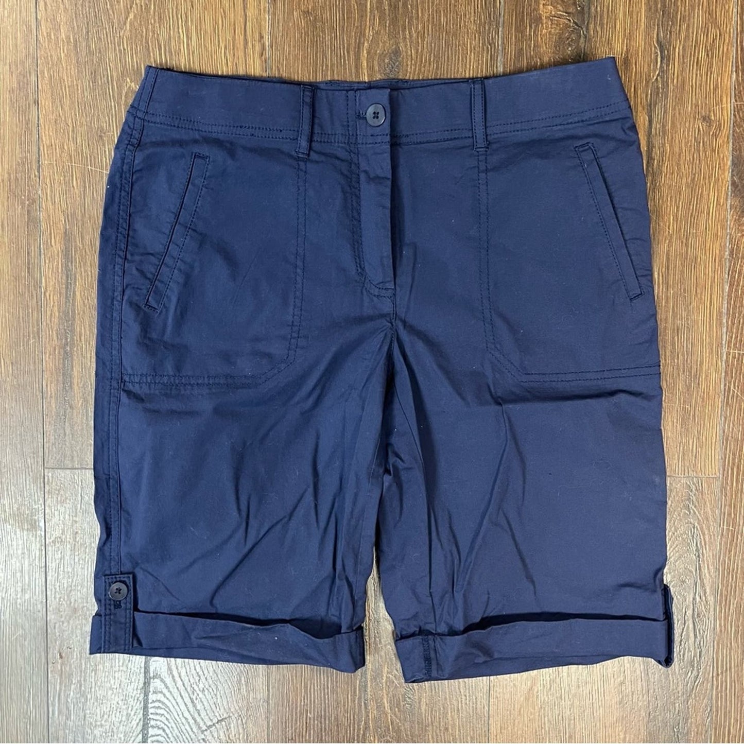 Chicos navy cuffed Bermuda shorts SZ 00/2
