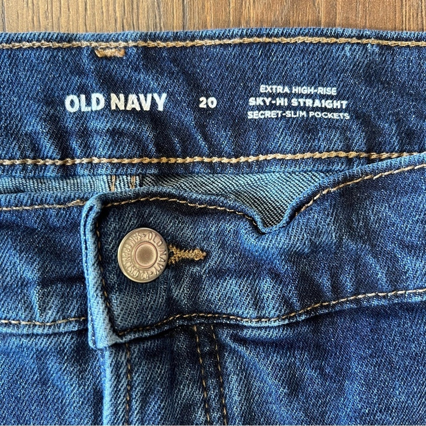 Old Navy extra high-rise sky high straight jeans SZ 20