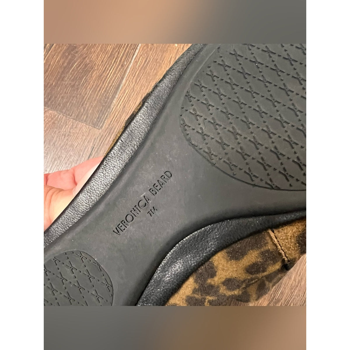 Veronica Beard Veronica Beard Beatrix
Leopard Bow Ballerina Flat SZ 7