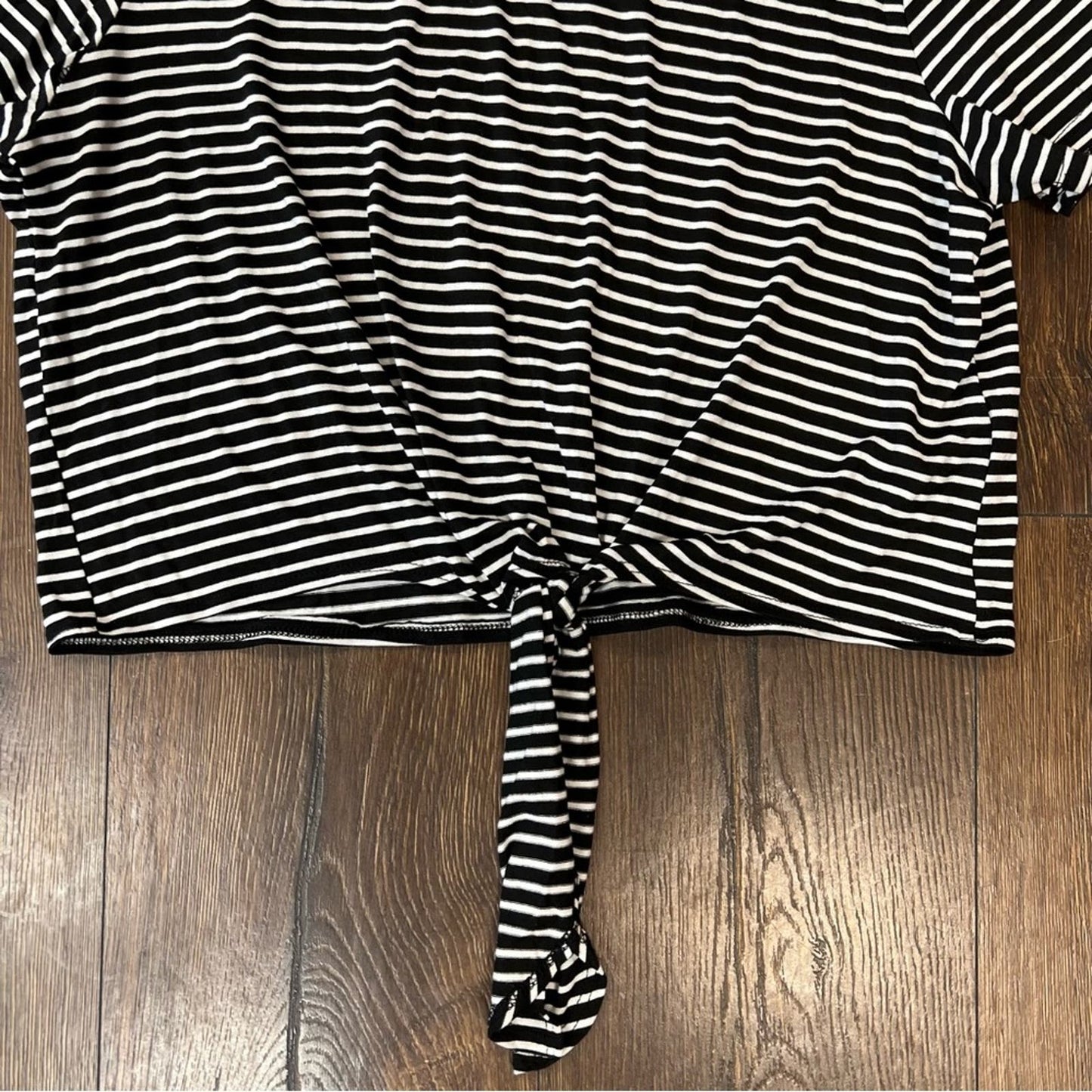 🆕 Lulu’s Take the Lead Black Striped Tie-Front Crop Top SZ XL