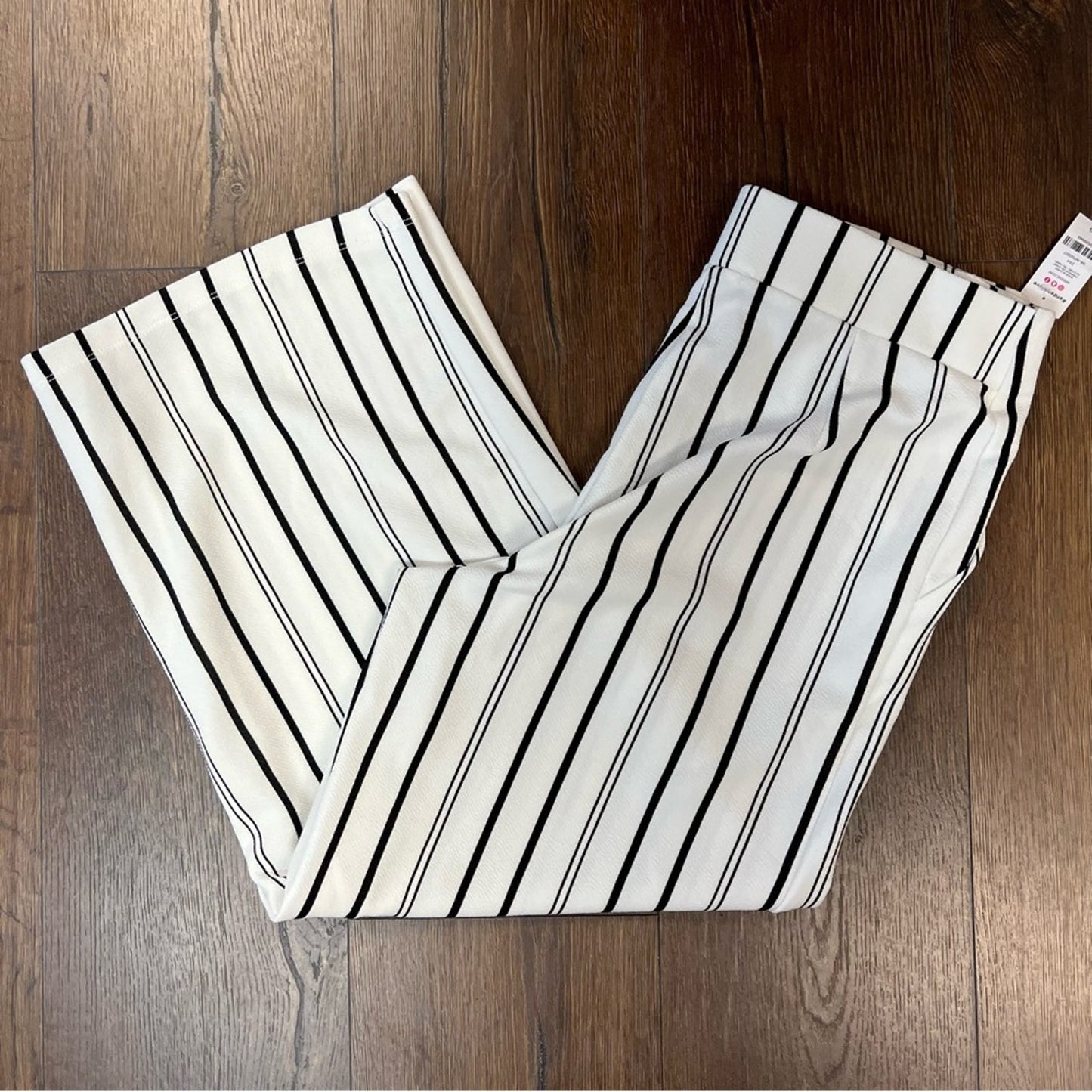 🆕 Ardene black and white sailor crop pants SZ LG